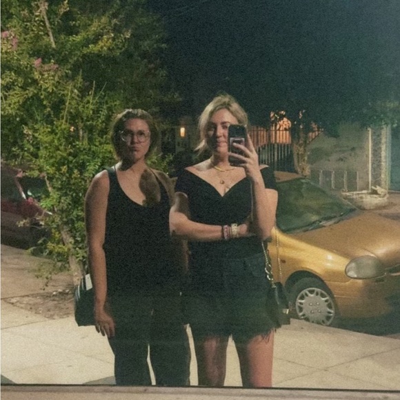 Reformation Ezlynn Off-shoulder Top - Picture 10 of 10